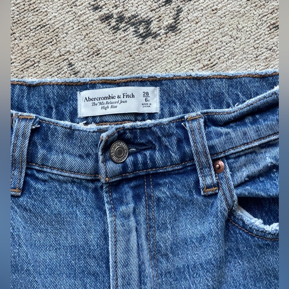 abercrombie & fitch High Rise 90s Relaxed Jean sz 6s / 28 - Picture 8 of 9